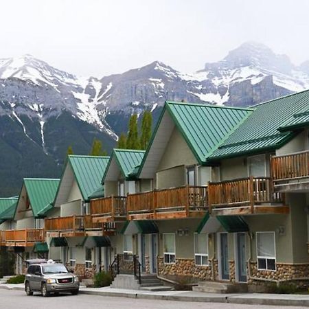 Mountain Surrounded Lodge In Harvie Height Canmore Eksteriør billede